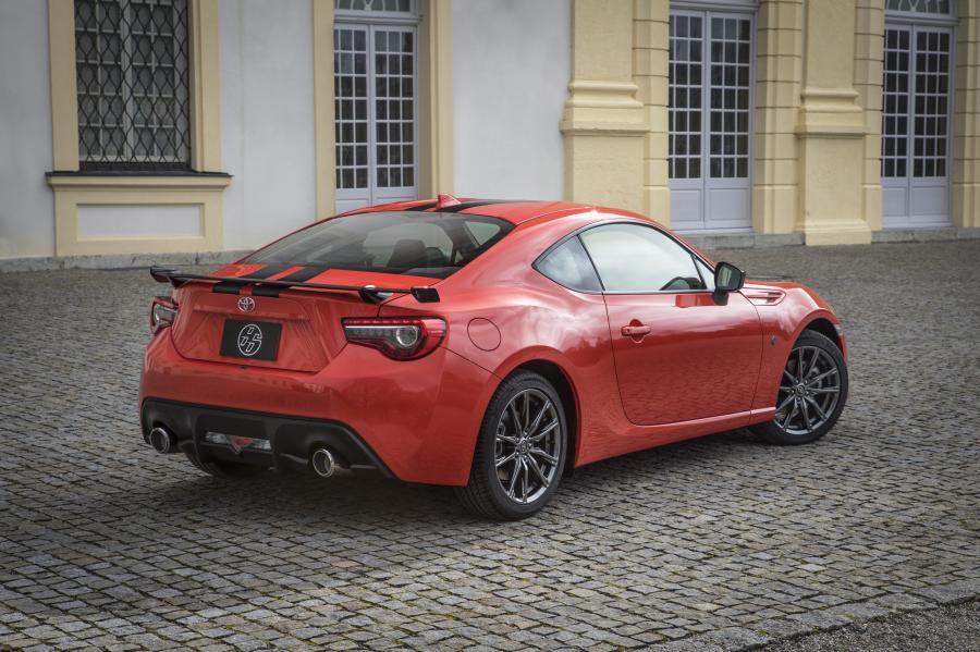  Toyota GT 86 860 2017 года  (NA) (фото 10 из 18)